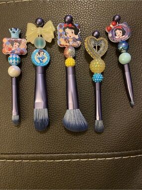 New Snow White Make Up Brush Set Adult or kids